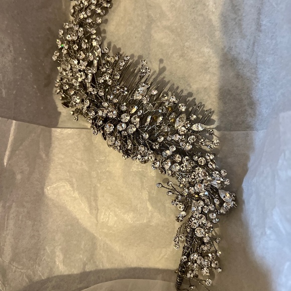 Crystal vine bridal hair comb by Thomas Knolls main image 5